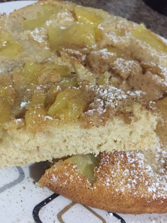 Una foto de Torta de manzana súper fácil y sana