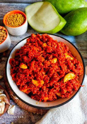 A picture of Chana Methi Lasan pickle.