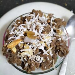 A picture of Gur halwa.