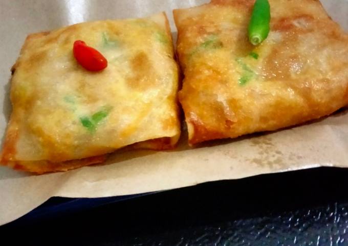 Martabak telur sosis kulit lumpia