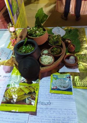 હરિયાળી દાળ ઢોકળી (Hariyali Dal Dhokli Recipe In Gujarati) રેસીપી મુખ્ય ફોટો