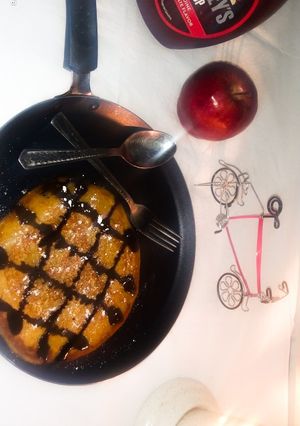 એપ્પલ ચોકો પેનકેક (Apple Choco Pancake Recipe In Gujarati) રેસીપી મુખ્ય ફોટો