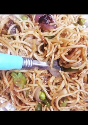चाऊमिन (chowmein recipe in Hindi) रेसिपी मुख्य फोटो