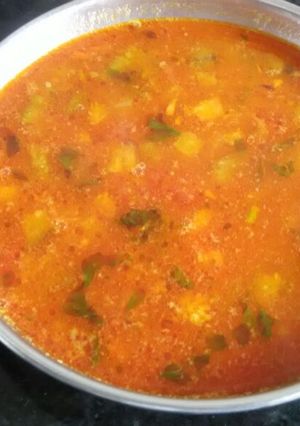 A picture of Tomato Baingan.