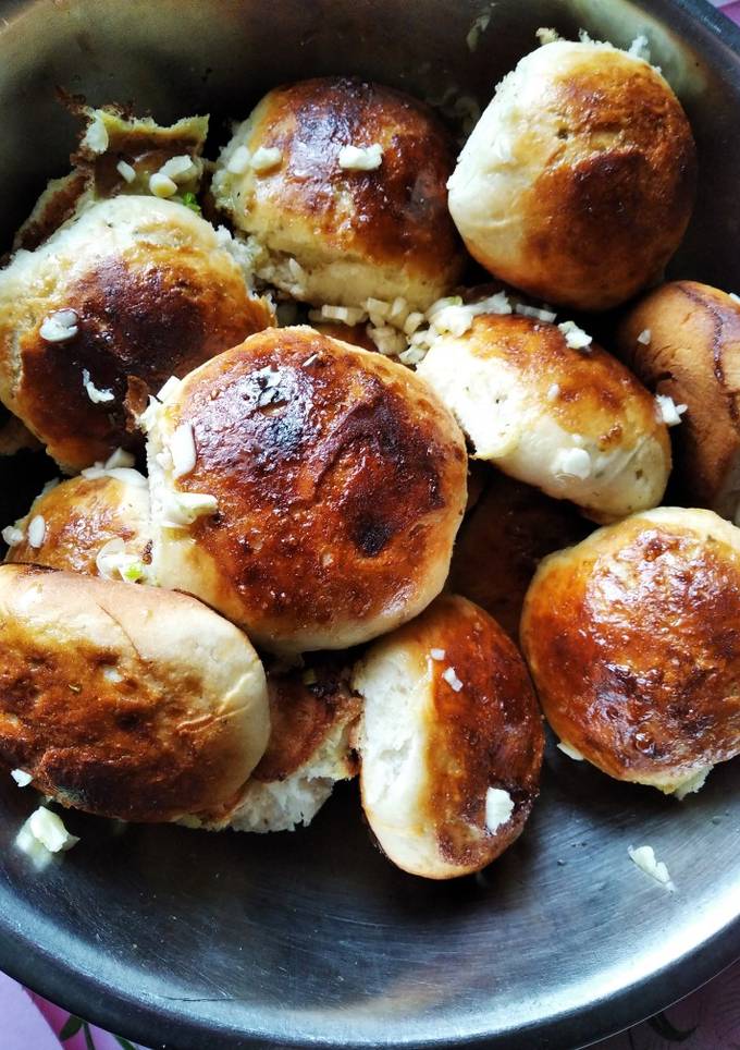 Пампушки с чесноком