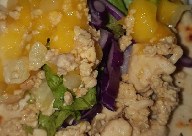 Langkah Mudah untuk Membuat Taco Tahu dengan Salsa Mangga dan Salad yang Lezat Sekali