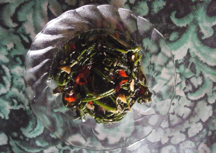 Tumis Pucuk Paku (Pakis)