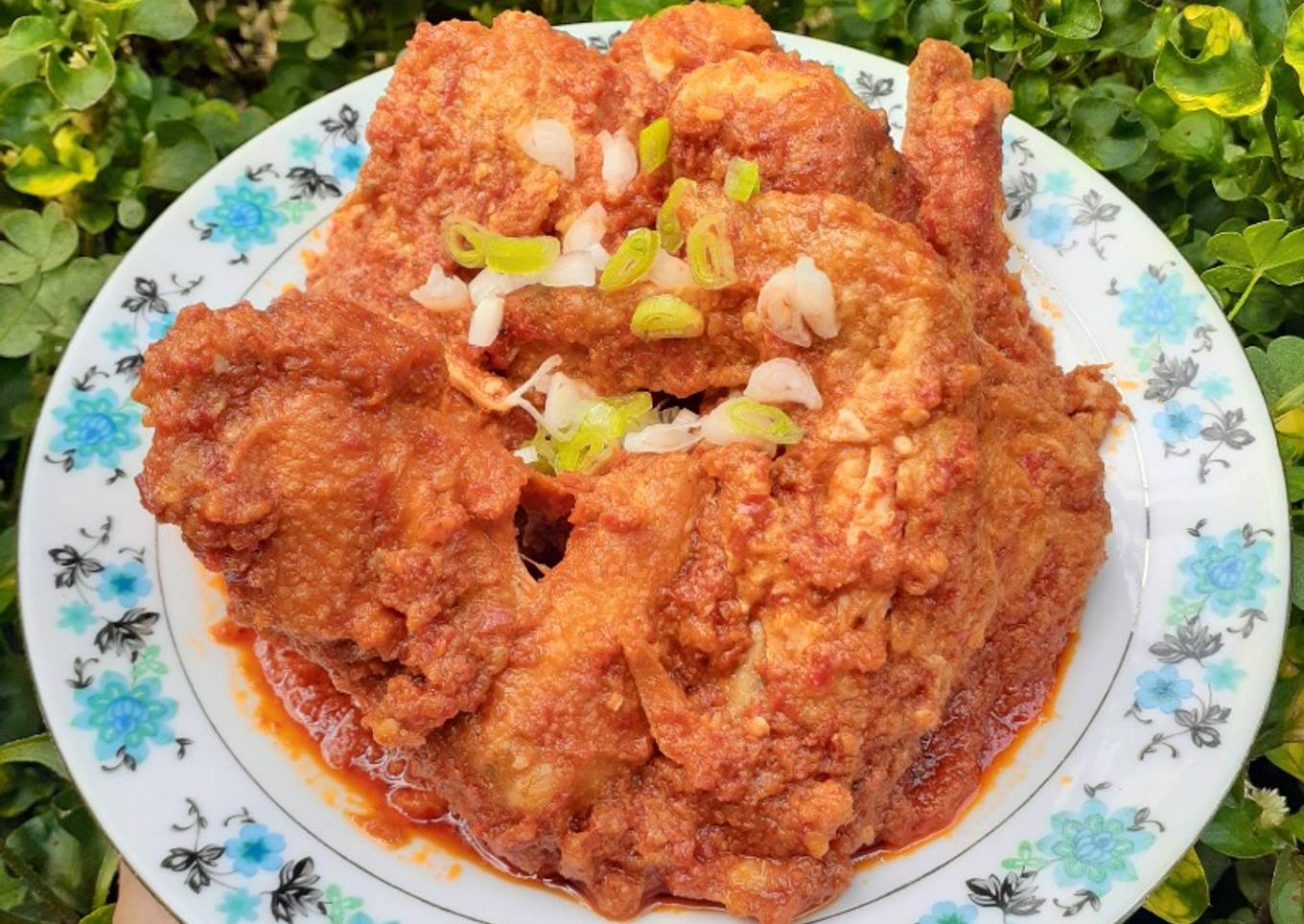 Ayam bumbu rujak merah