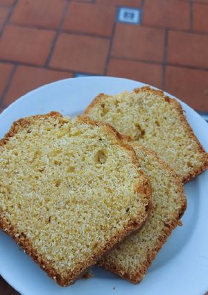 Una foto de Budín de maíz dulce. riquísimo y fácil 😋🌽🥧🤯