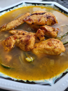 Una foto de Sopa de pollo y verduras a mi manera