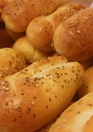 Φωτογραφία της συνταγής Λουκανικοψωμάκια με σουσάμι