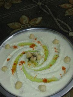 صورة لوصفة حمص بالطحينة ورمضان كريم