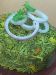 पालक पुलाव (palak pulao recipe in Hindi) रेसिपी मुख्य फोटो