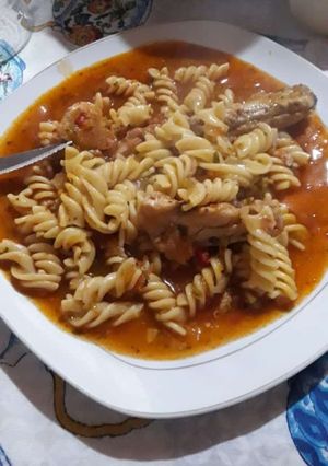 Una foto de Guiso de alas con tirabuzón👌