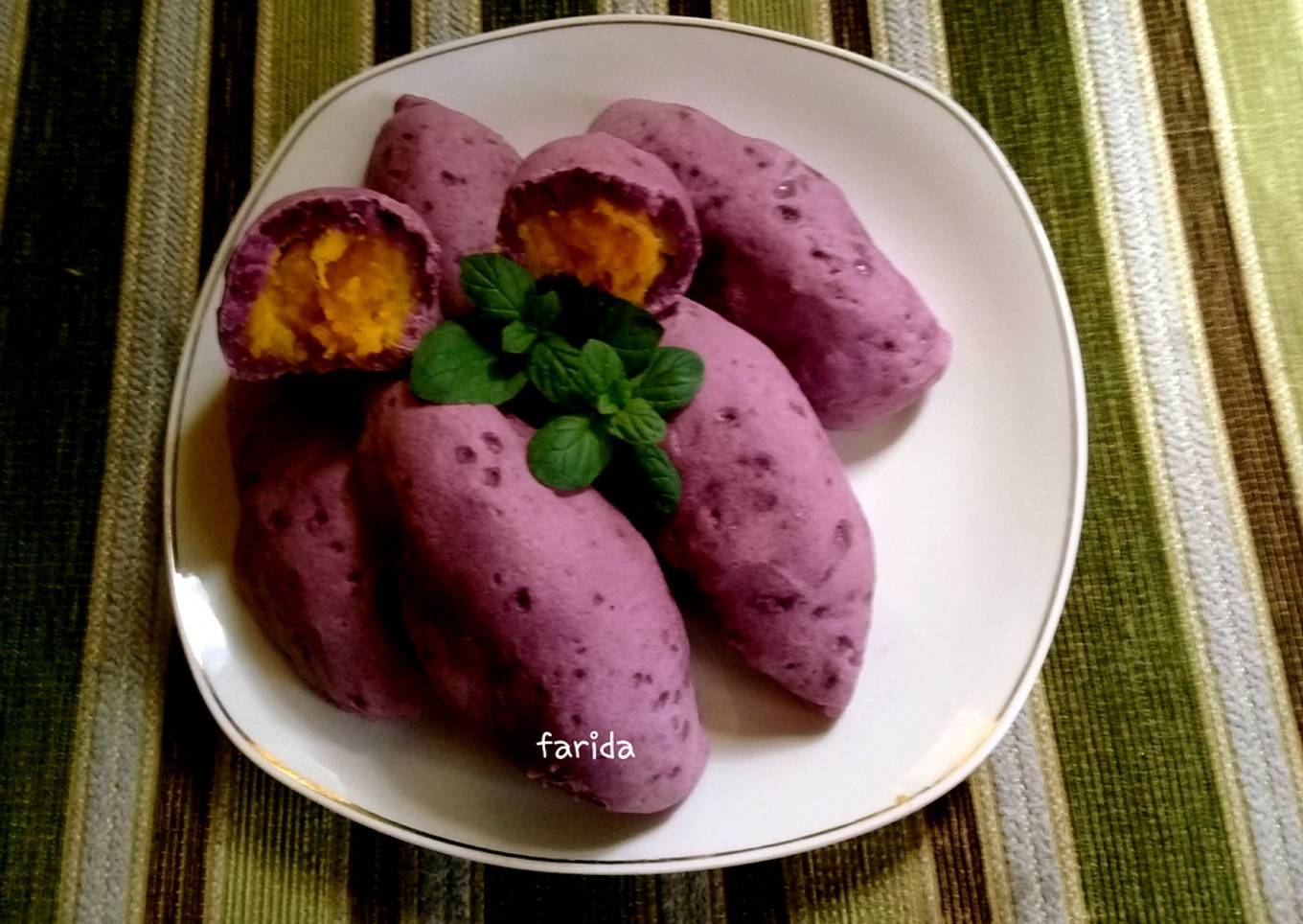 Korean Sweet Potato Bread (Goguma Ppang)