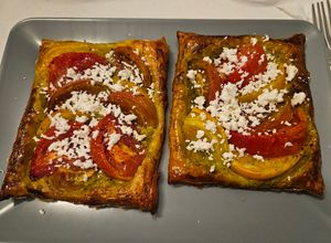 Une photo de Tartelettes Tomates Pesto Feta