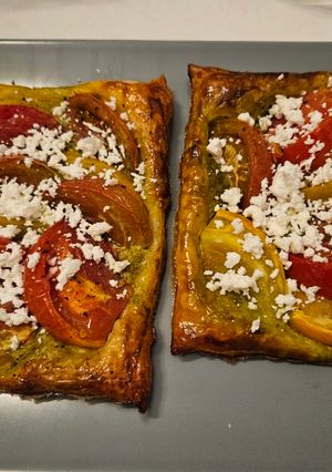 Une photo de Tartelettes Tomates Pesto Feta