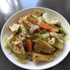 A picture of Sautéed Cabbage with Tofu Skin.