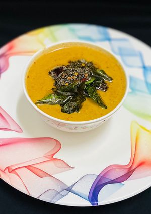 A picture of Urad dal chutney/without coconut chutney.