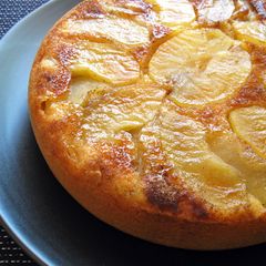 A picture of Rice Cooker Apple Upside-down Cake.