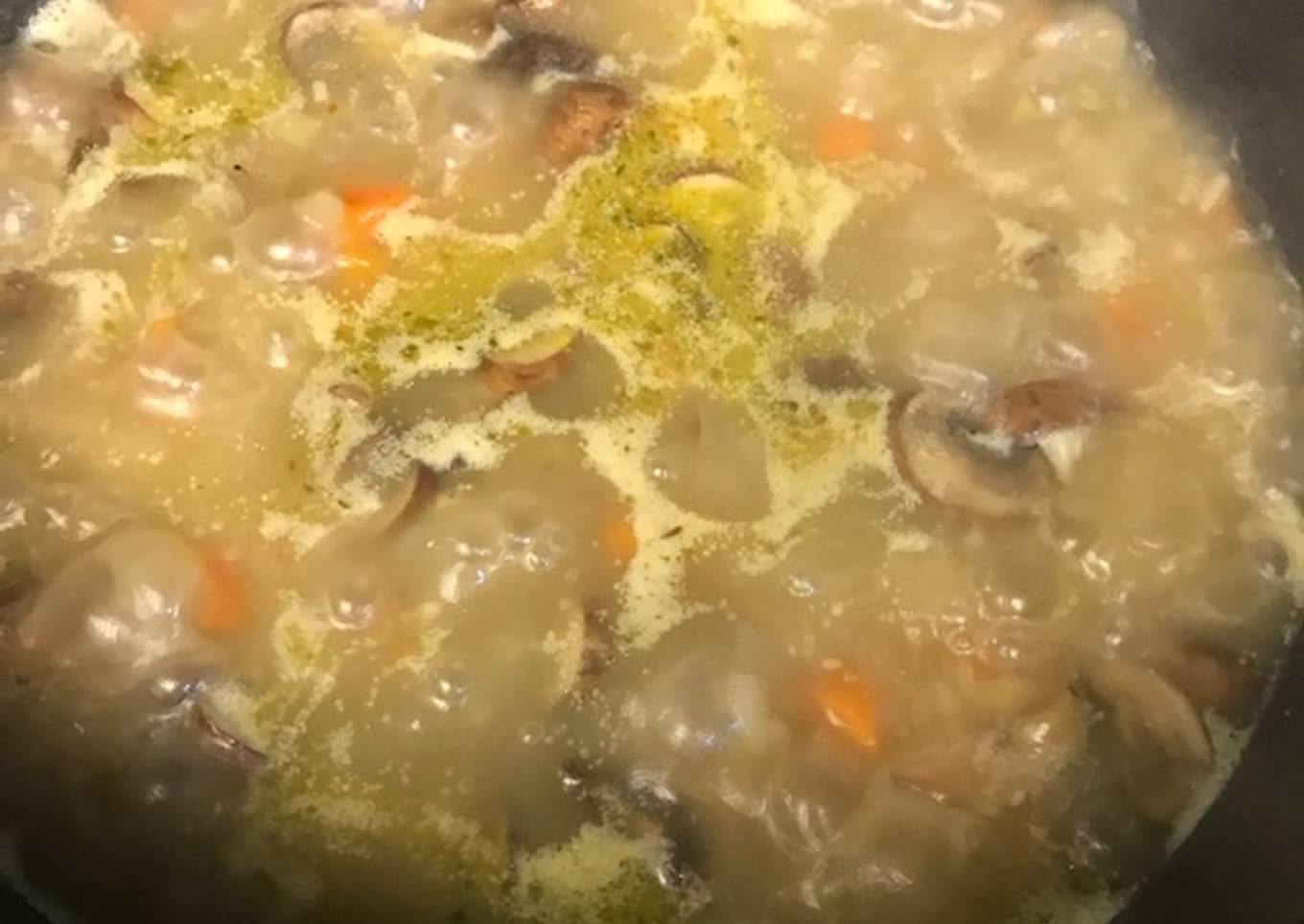 Sopa de arroz con hongos ๐๐