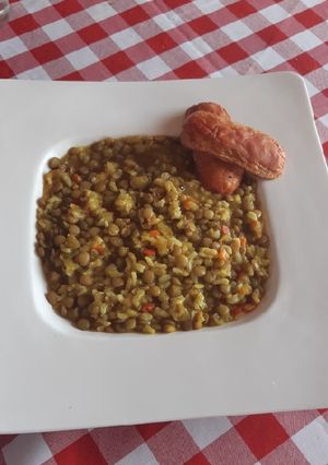 Una foto de Lentejas con arroz integral y cúrcuma