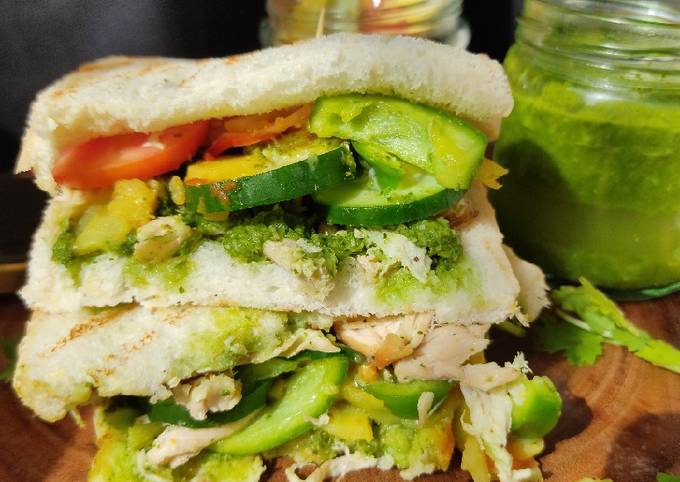 So Delicious Mexico Food CHICKEN CHUTNEY SANDWICH with mango salsa