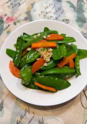 蒜頭炒豌豆莢 的食譜成品照片