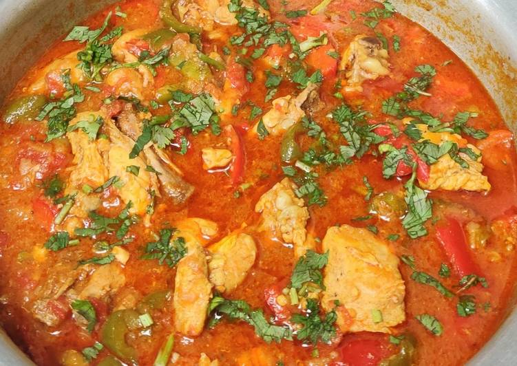 Chicken and Pepper Curry (with a tomato base)