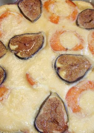 Foto principal de Cafloutis de albaricoques y brevas maduras