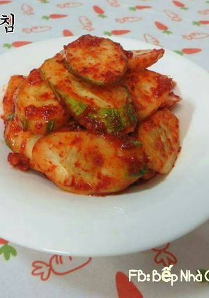 Hình của món Nộm Dưa Chuột 오이무침.