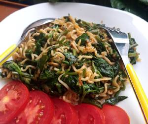 Resep Mudah Mie Kangkung Gurih Mantul