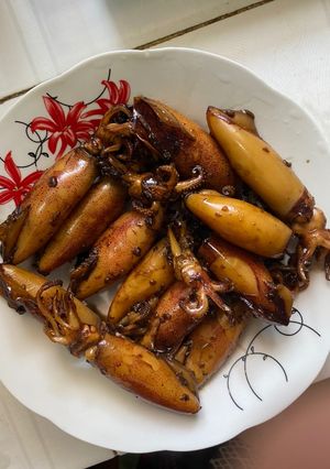 Hình của món Mực um nước dừa.