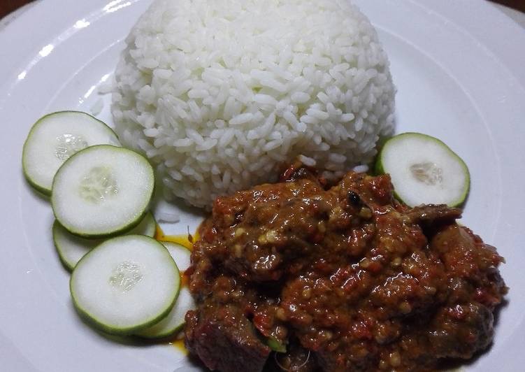 How to Prepare Tasty Chicken in spicy peanut powder sauce with rice