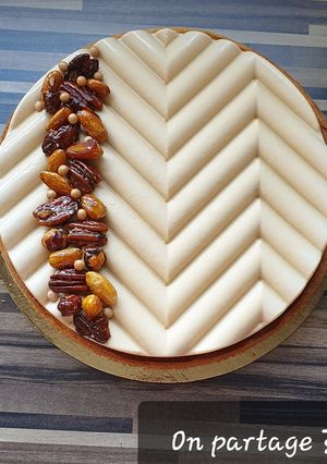 Une photo de Tarte noisettes Namelaka dulcey