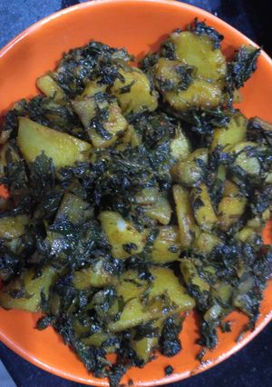 A picture of Aloo Methi.