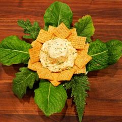 A picture of Mike's Marisco Bagel & Cracker Spread.