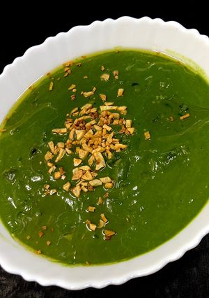 A picture of Lasooni Palak.