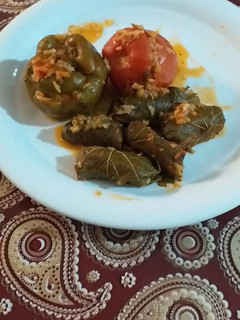 عکسی از دستور دلمه گوجه فلفل برگ مو