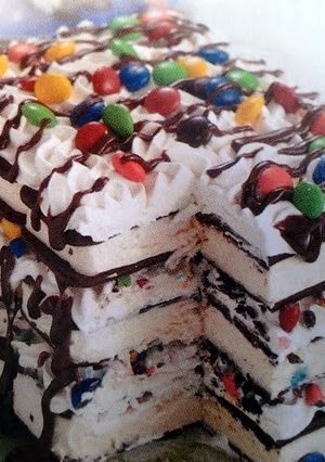 A picture of Ice Cream Sandwich Cake.