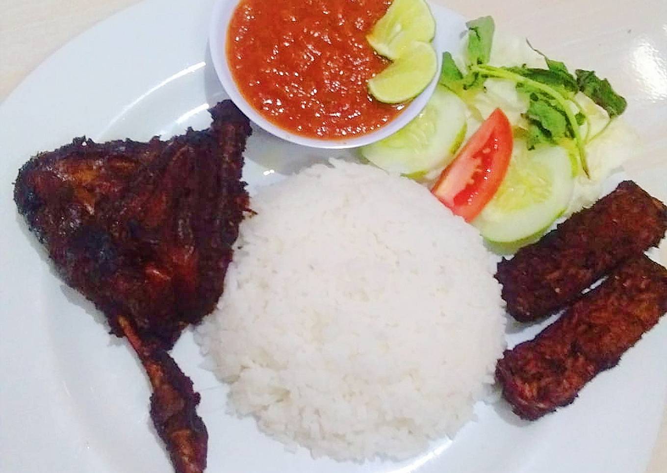 Bebek Goreng Bacem