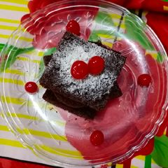 A picture of Brownie/chocolate sponge.