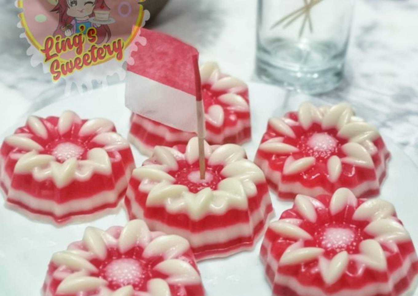 Kue lapis bunga merah putih