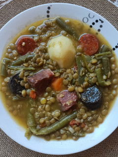 Una foto de Lentejas con verduras