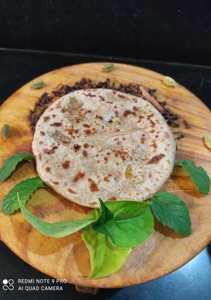 પૂરણ પોળી (Puran Poli Recipe In Gujarati) રેસીપી મુખ્ય ફોટો