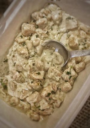 A picture of Chicken in Creamy Green Onion Sauce.