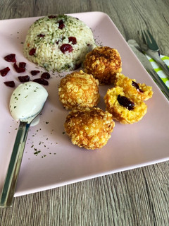 Rántott áfonyás sajtgolyók recept fotója