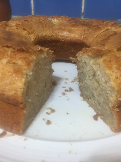 Una foto de Torta de banana y yogurt súper húmeda y esponjosa