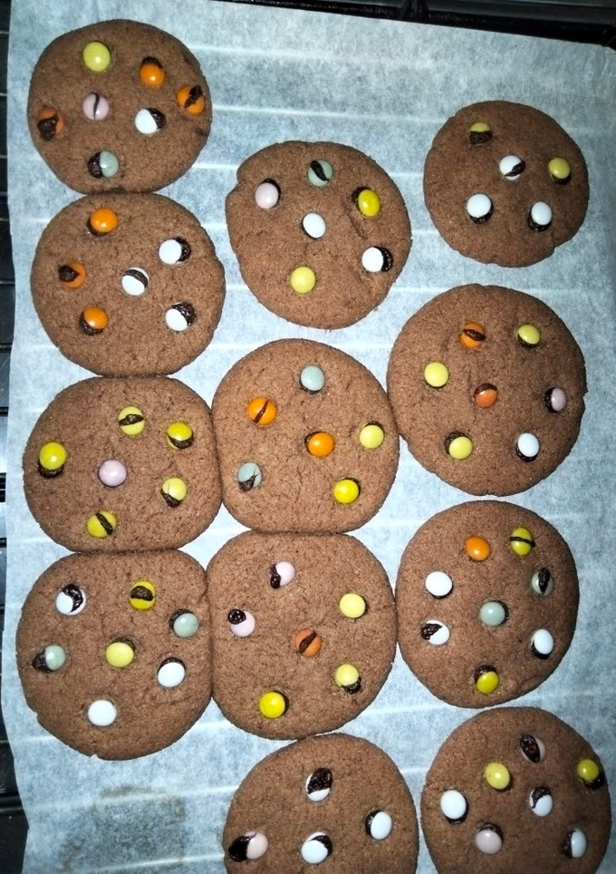 Una foto de Cookies con Lacasitos y chocolate
