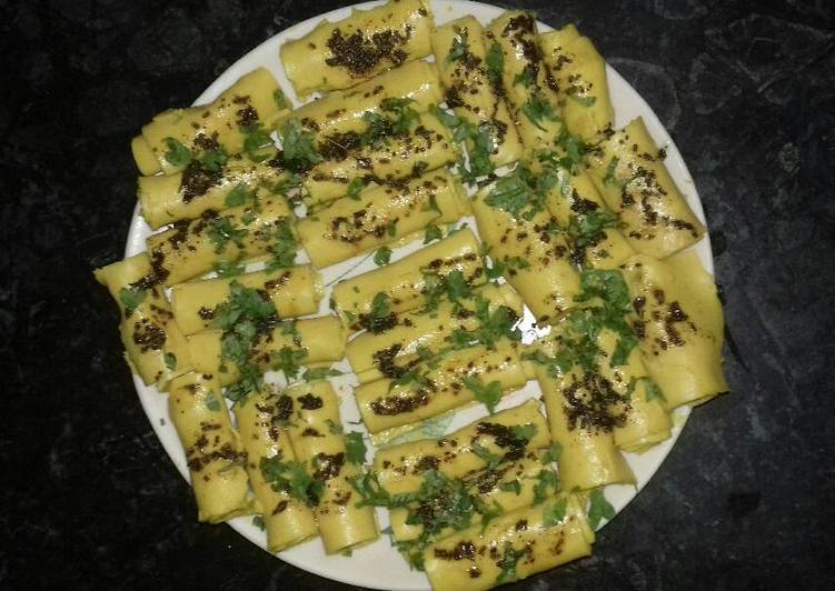 Recipe of Any-night-of-the-week Gujarati recipe khandvi